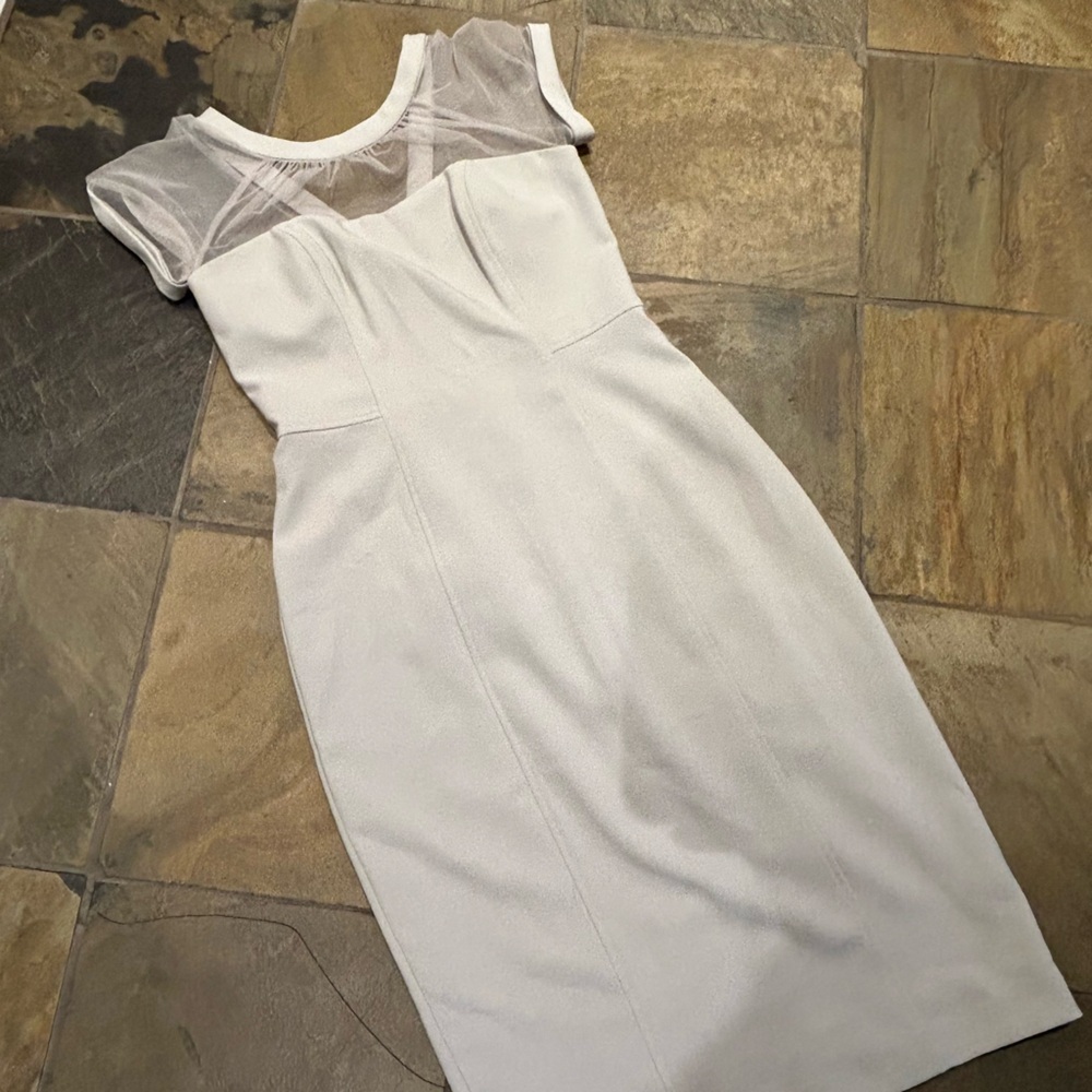 Maggy London Elegant light grey Dress. Fitted. Mesh top. Short sleeves. EUC!